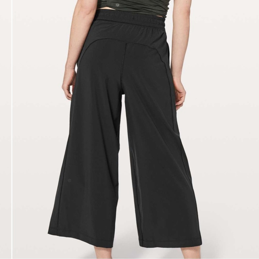 Lululemon Get Going Wide Leg Pant *24" in Black Sz 2 - Picture 2 of 10